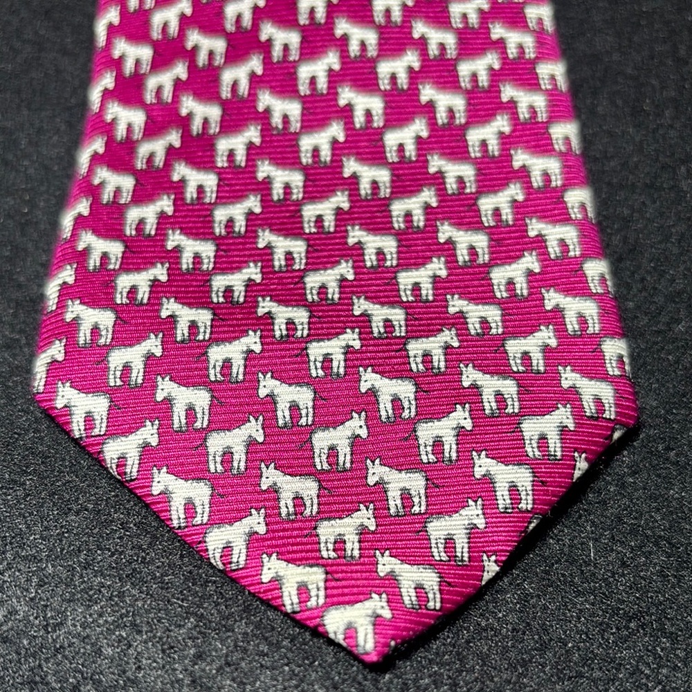 Cape Cod Neckwear Pink Donkey Patterned Men's Tie 100% silk preppy statement tie